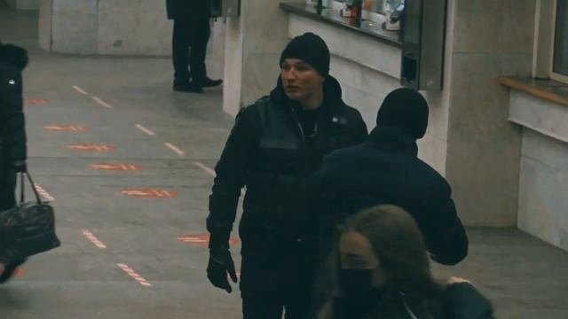 Эдвард Бил против кавказца