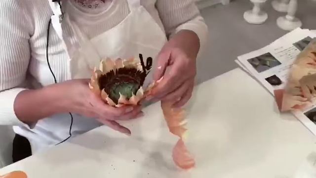 Презентационный ролик мастер-класса "Подсолнух" из шелка