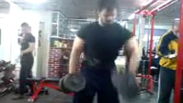 32 kg (70 lbs) biceps hammer dumbell curls