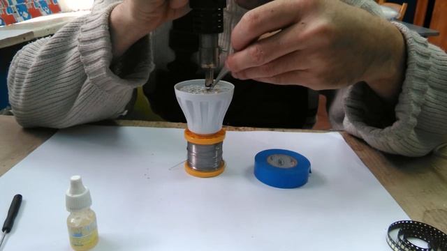 Распаковка светодиодов 2835 и  ремонт LED лампы. Unpacking the LED 2835 and LED lamp repair.