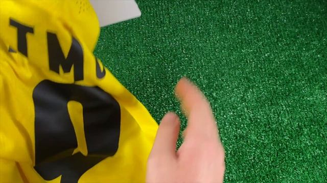 FIRST TO UNBOX THIS JERSEY! | Borussia Dortmund 20/21 Jersey unboxing + try on