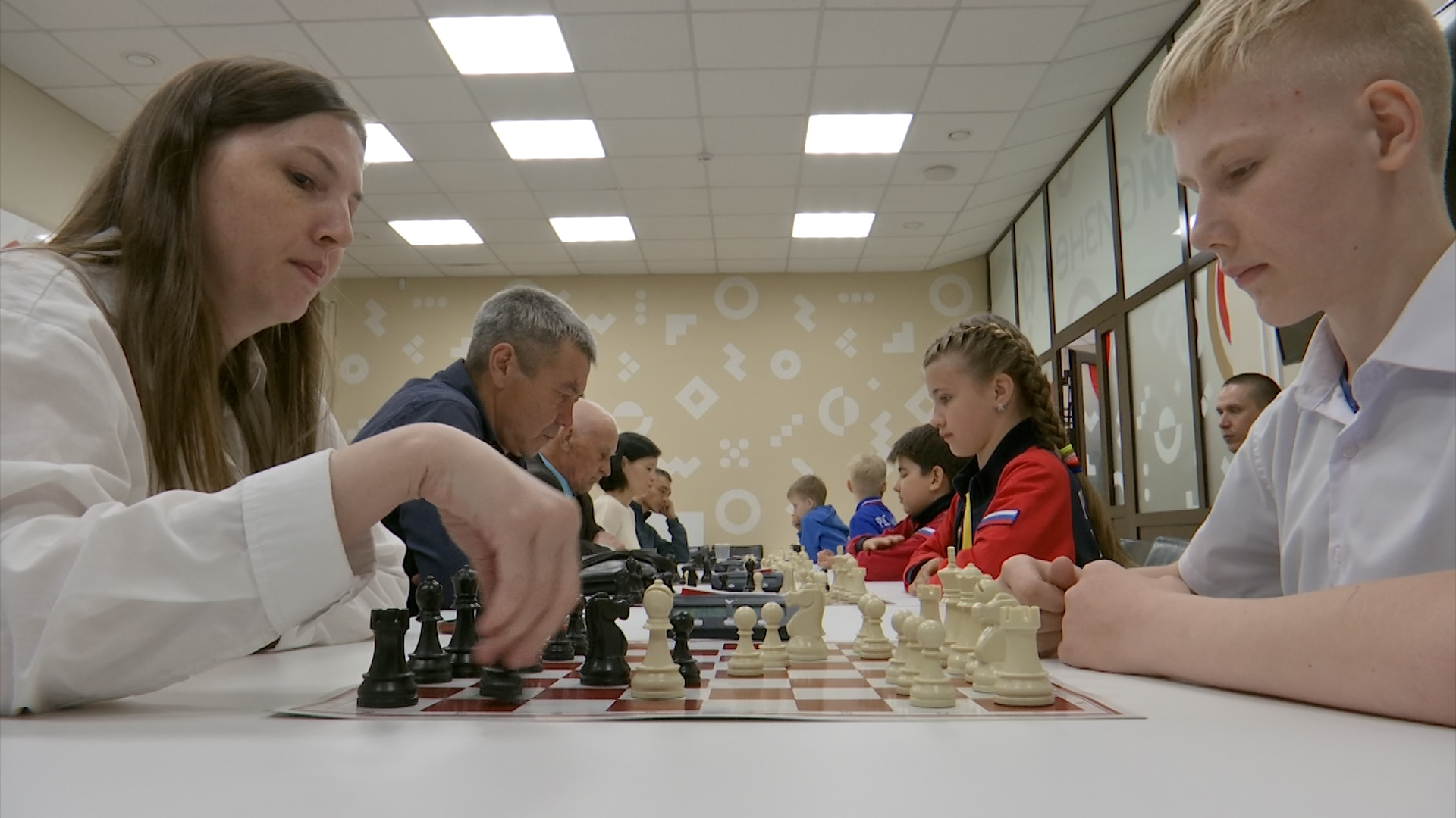 Дети против бизнесменов: шахматная битва в Хакасии