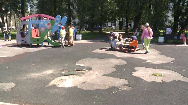 Площадку на Первомайском бульваре в Ярославле отремонтируют