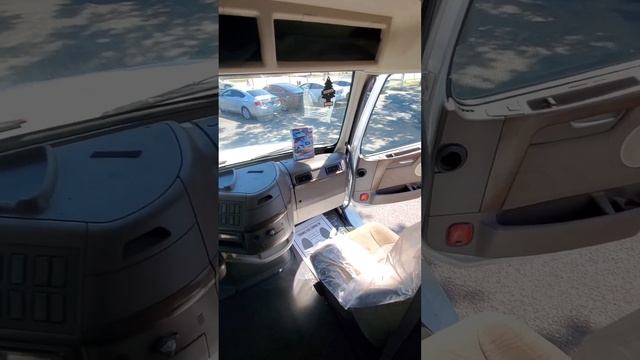 2015 VOLVO COMMERCIAL VNL 630 SLEEPER