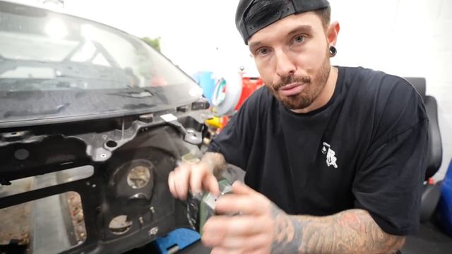 REBUILDING A WRECKED MCLAREN 720S | PT1