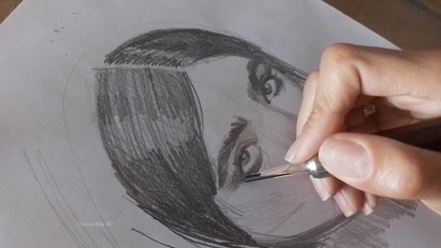 Рисую портрет карандашом ДЕВУШКА в ПЛАТКЕ