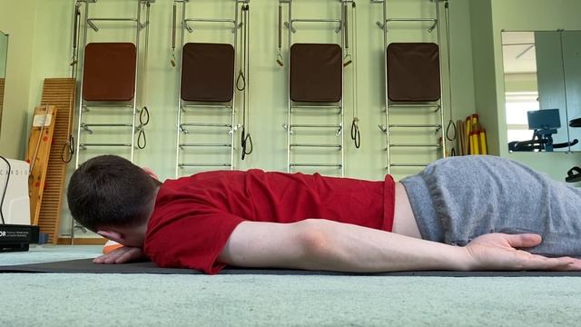 Растяжка спины. Врач лфк 33 летим стажем.