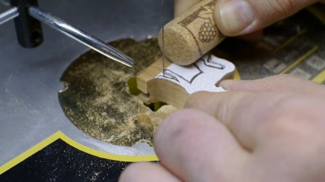 Мезенская лошадка лобзиком из дуба | Mezen Horse cut out of a piece of oak #Scrollsawing