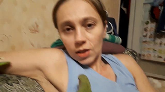 Розовощекие неразлучники. Ручные.