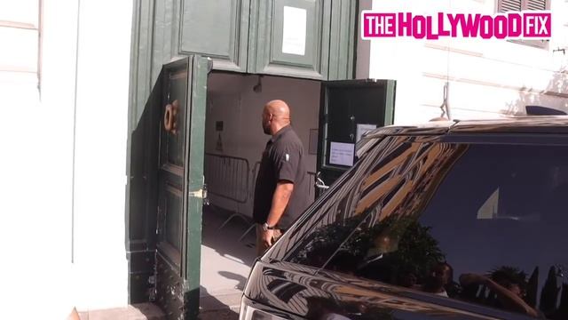 Kim Kardashian Tours The Vatican With Kate Moss & Daughter Lila Grace While Vacationing In Rome