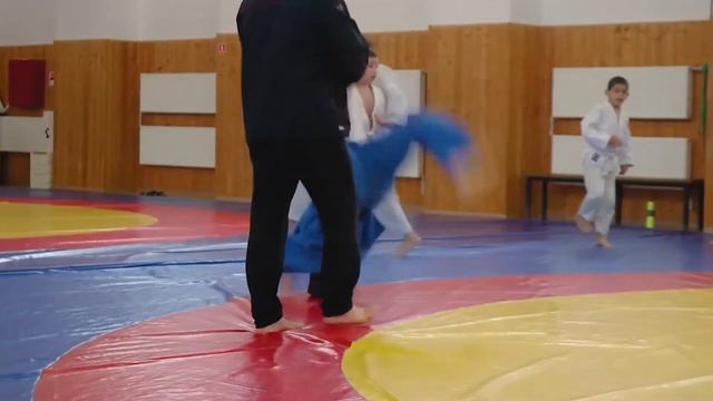 Даур Чирг  Адыгэ быракъ  Сл  и муз  Д  Чирг