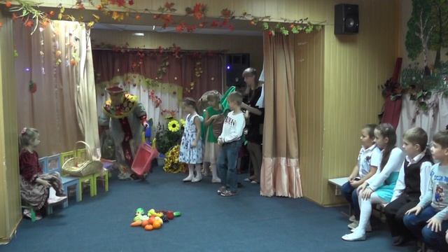 Праздник осени.  Шестерки