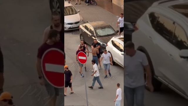 ‼️Массовая драка в Краснодаре:мигранты довели отцов,оккупировав детские площадки и не пусая детей