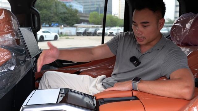 Lexus LX600 VIP hay F SPORT ?
