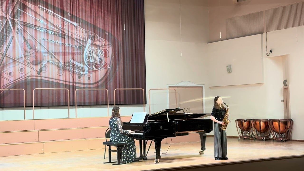 Федорова Полина, 12 лет
F.P. Demillac «Siciliana and tarantella», И.Шильцева «Оранжевое настроение»