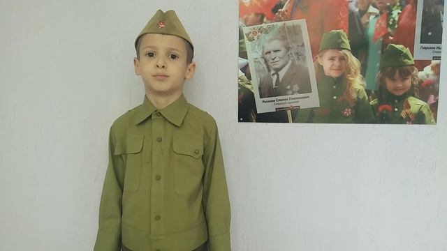 "Его зарыли в шар земной", Читает: Милов Дмитрий, 7 лет