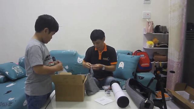 Đập hộp kính thiên văn Celestron SCTW 80