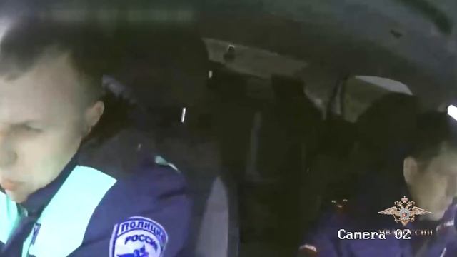 В погоне за автоугонщиком сотрудникам ДПС пришлось стрелять по колесам