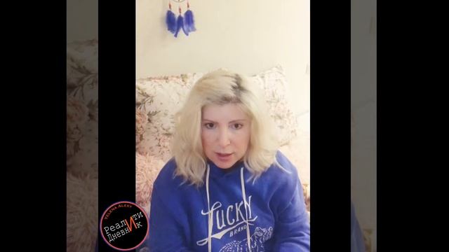 Идеи подарков - средства для волос OGX