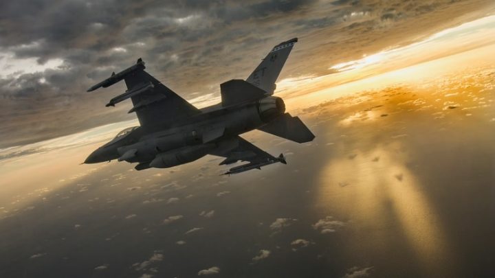 СТАРЫЙ «СОКОЛ» F-16 ПОПАЛ К РУССКИМ КАК КУР В ОЩИП