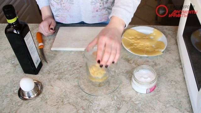 Как приготовить яйцо с сыром в микроволновке  Видеоурок