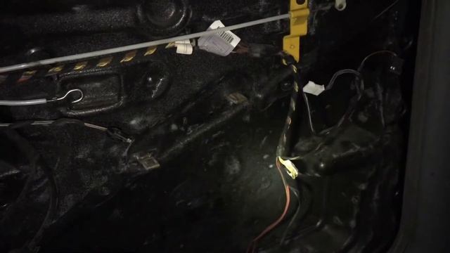 Как открыть дверь на BMW e38 (БМВ e38)если она заклинила.