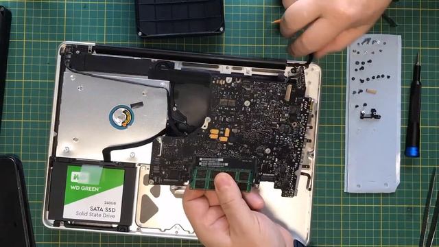 Time-lapse Installing Power DC Jack & Battery Indicator on a MacBook Pro 13" Mid 2010