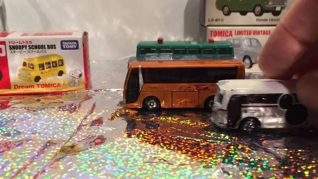 Unbelievable tomica unboxing.