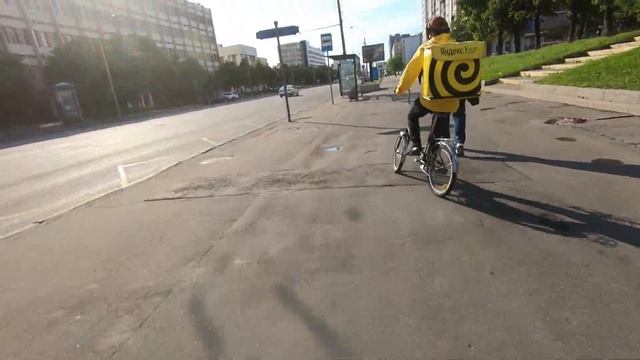 Яндекс Еда спешит на помощь. Как привезти заказ горячим. Как не расплескать суп.