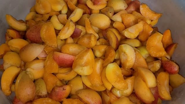 Работаем и Вяжем...Скучать Нам Некогда