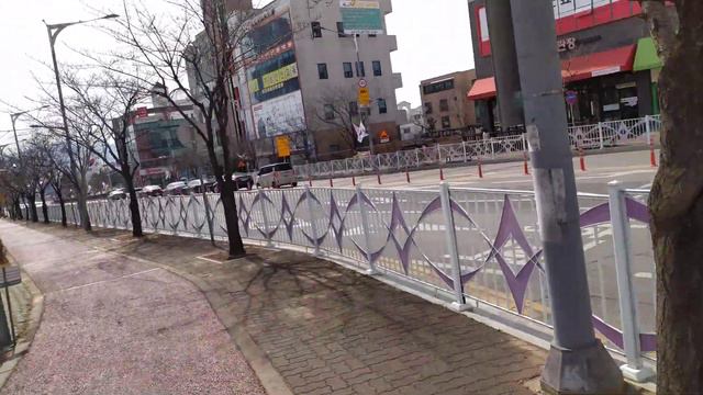 Южная Корея 🇰🇷. Сетевой магазин который все товары не больше 5000 вона. Можно найти всё 🤩