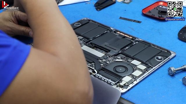 เปลี่ยนจอ Macbook Pro 13" 2016 A1706 จอลาย จอเป็นเส้น