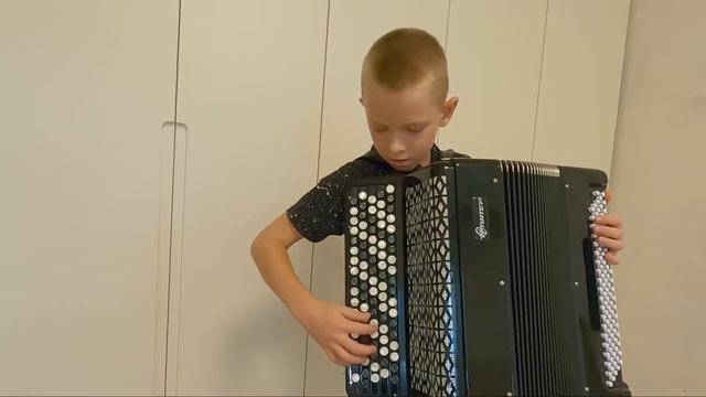 Vivaldi's WINTER (Four Seasons) -- любимая композиция, учимся играть