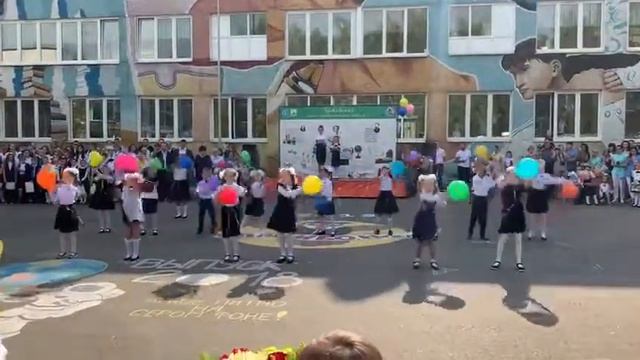 Танец с первым сентября . Чулковская школа.?