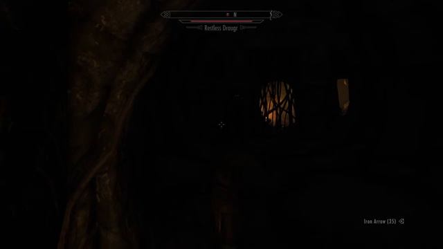 Skyrim-Nord-Bow&Battleaxe-017