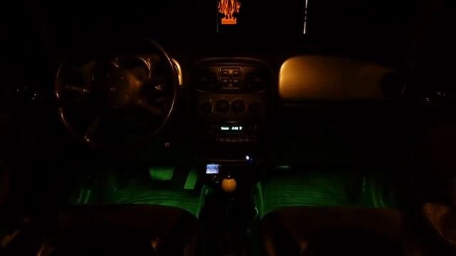 Подсветка ног на Chrysler PT Cruiser плавное затухание.