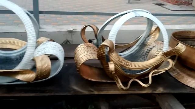 Клумбы из старых покрышек