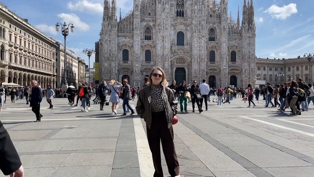 Шопинг, еда, прогулки по Милану. Идеальные очки. Путешествие без багажа. Что в моей косметичке?