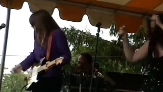 Susan Tedeschi Band - Hip Shakin’ Mama  (Irma Thomas) - 1994 Quincy Blues Festival
