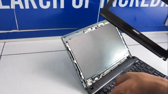 Cara Melepas layar LED 10 ici netbook Asus  X101H