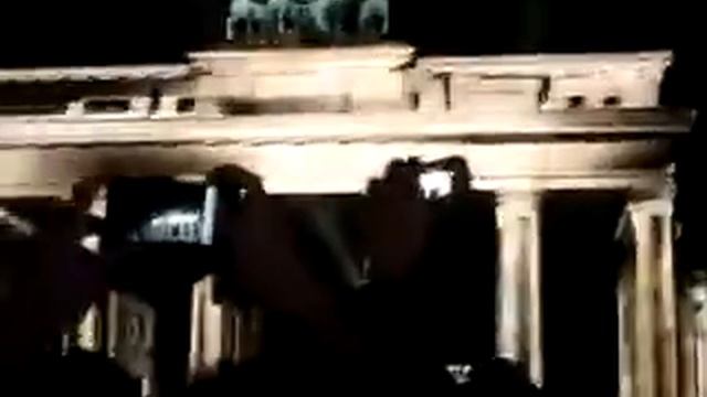 U2 on the Brandenburg Gate