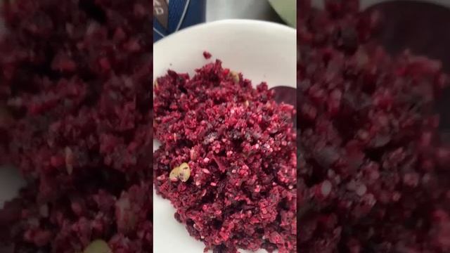Свекольный салат с тыквенными семечками, Салат с брокколи, овсяная каша