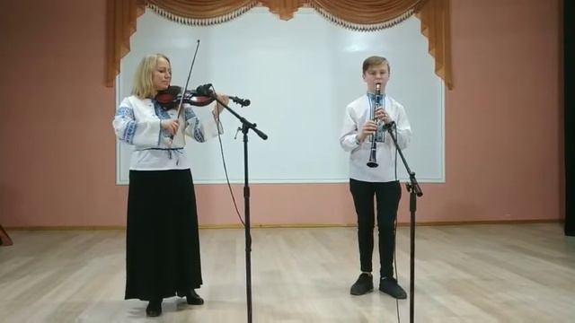 Сімейний дует у складі Дунець Оксана (скрипка) та Дунець Володимир (кларнет)