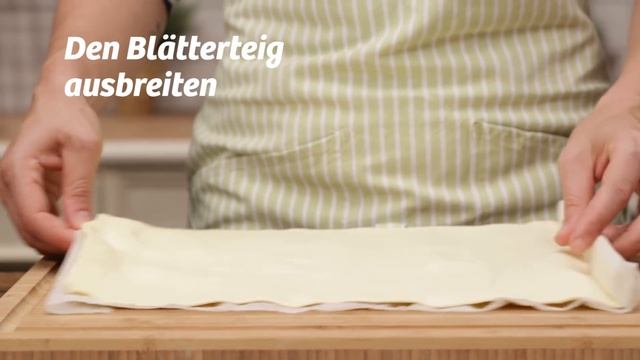 Flammkuchen-Rolle: schnelle Variante mit Blätterteig