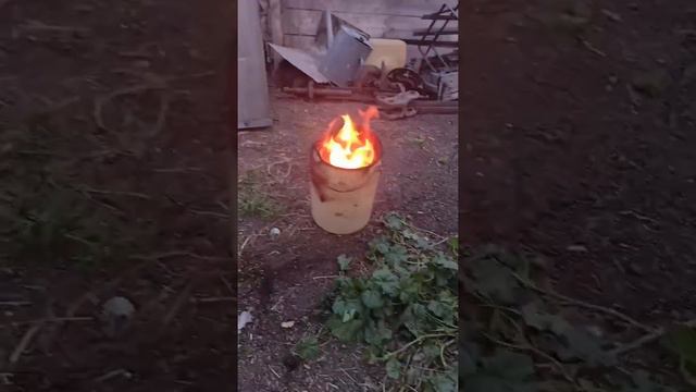 Обжёг меди.Чуть не спалил лицо)