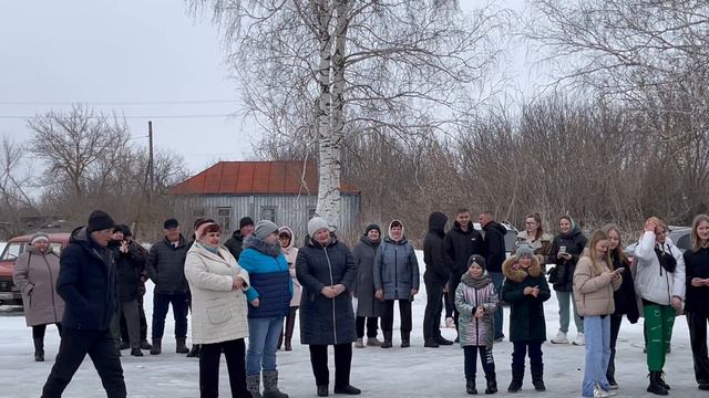 Конкурс «поднятие гири» Масленица.Карай-Салтыково