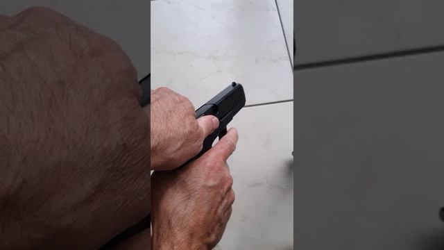 Glock 17 gen. 5 боевой  Вопрос: Есть ли у Глока предохранитель?