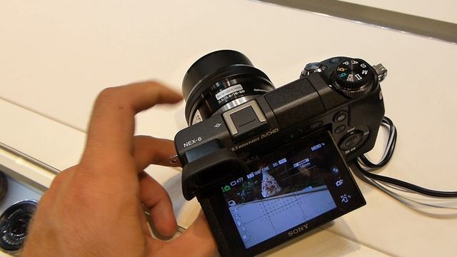 Sony NEX-6 Hands On