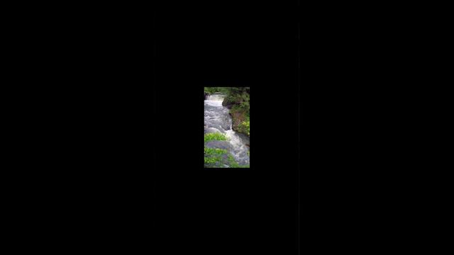 Водопад и горная река в Лагонаки