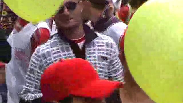 Армения Молодежное движение МИАСИН Вместе празднует день независимостьи республики праздничный пара